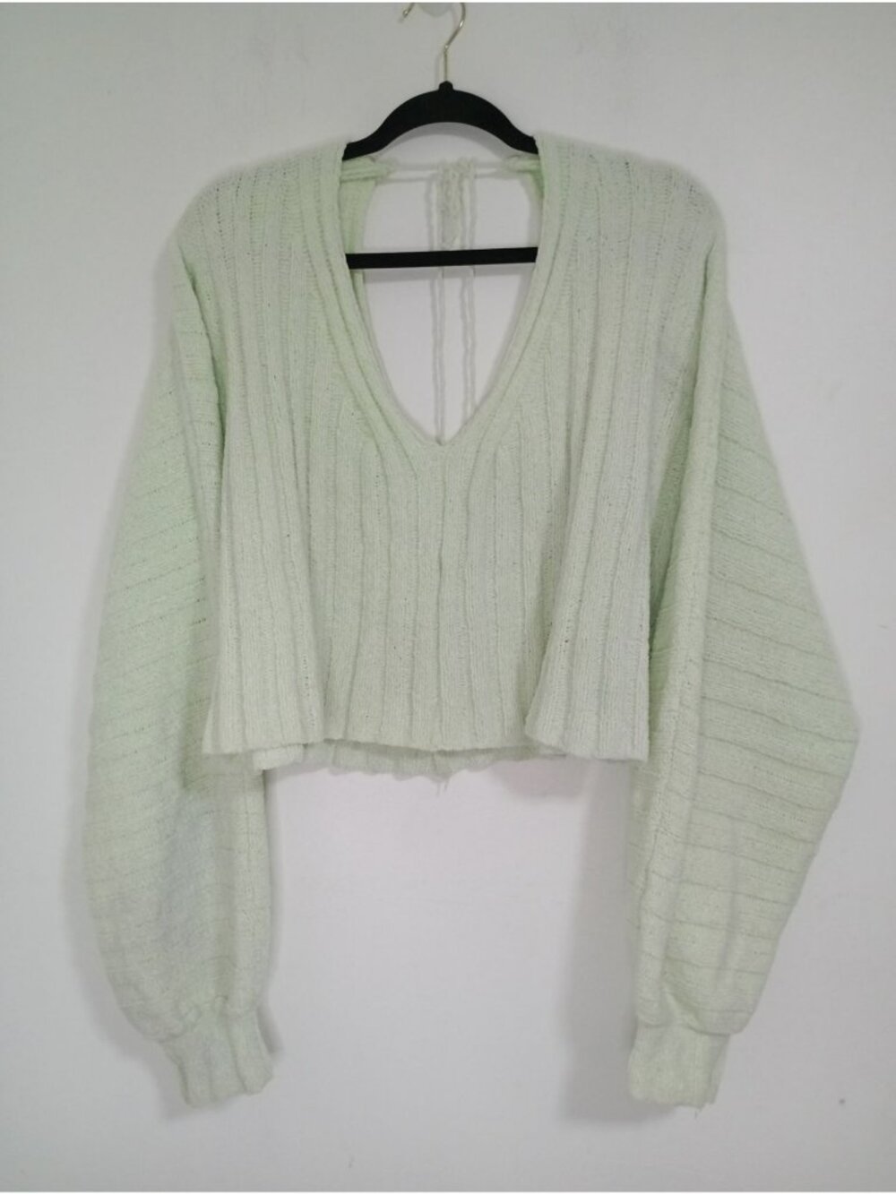 Free People XS Light Green Cropped Sweater V-Neckline Boho